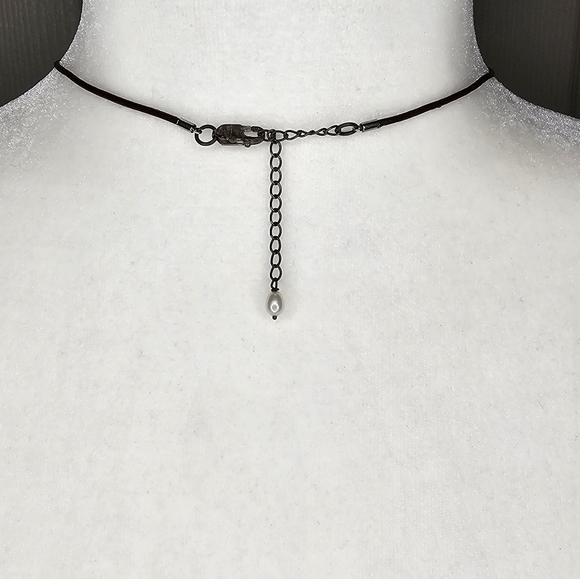 Boho Brown leather chord, mother of peal, adjustable Necklace - Picture 3 of 4